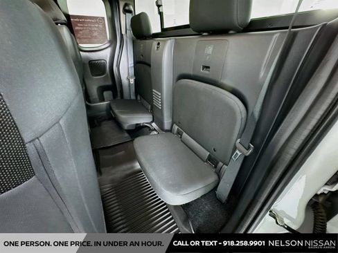 Used 2025 Nissan Frontier SV w/ SV Convenience Package RWD image 24