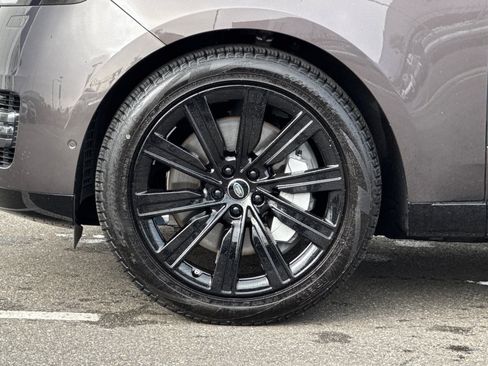 Certified 2023 Land Rover Range Rover SE image 33