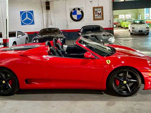 Used 2004 Ferrari 360 Spider image 12