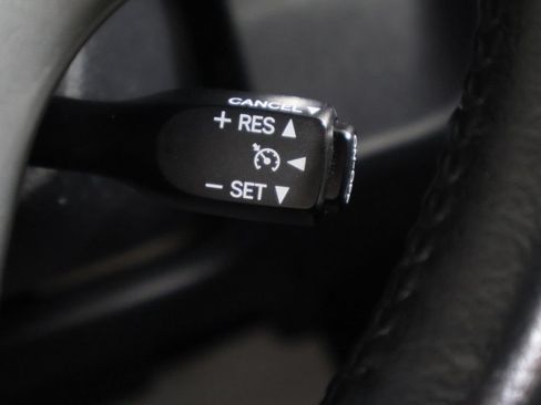 Used 2013 Toyota Camry SE w/ Leather Pkg FWD image 37