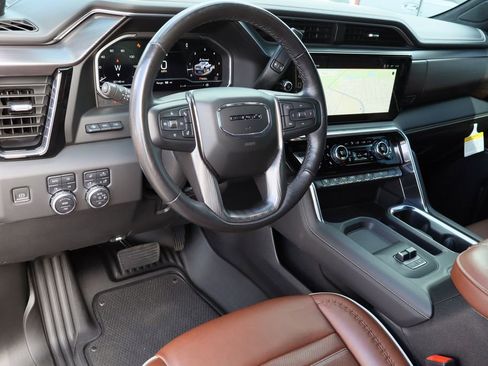 Used 2024 GMC Sierra 2500 Denali Ultimate AWD/4WD image 12