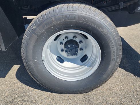 New 2023 Ford F350 XLT w/ XLT Value Package image 8