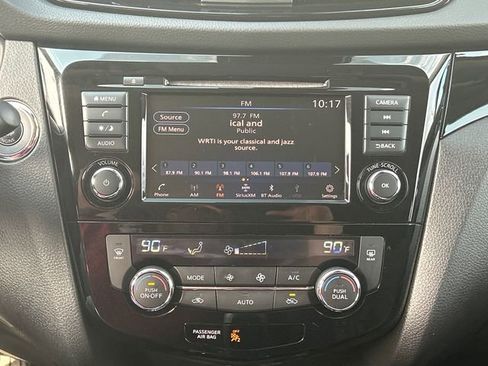 Used 2020 Nissan Rogue Sport SV image 19