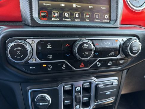 Used 2020 Jeep Gladiator Rubicon AWD/4WD image 12