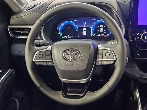 New 2026 Toyota Highlander Limited AWD/4WD image 15
