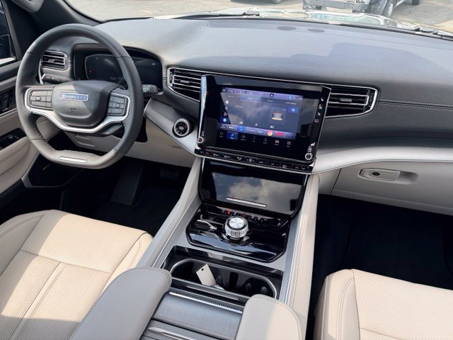 Used 2025 Jeep Wagoneer Series II w/ Premium Group I AWD/4WD image 22