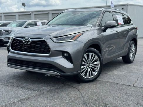Used 2026 Toyota Highlander Platinum AWD/4WD image 6
