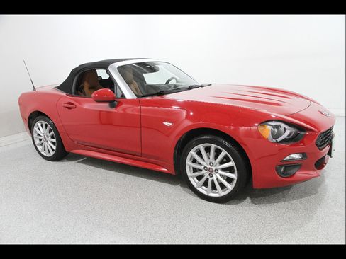 Used 2019 FIAT 124 Spider Lusso w/ Convenience Group RWD image 2