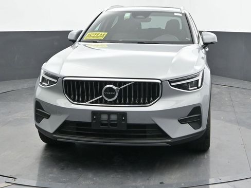 Used 2025 Volvo XC40 B5 Core AWD/4WD image 4