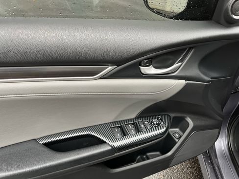 Used 2020 Honda Civic EX-L image 16