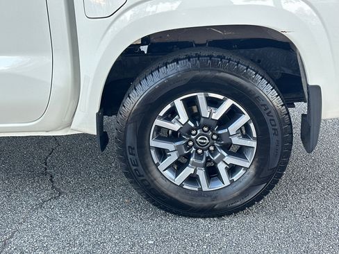 Used 2022 Nissan Frontier SV image 19
