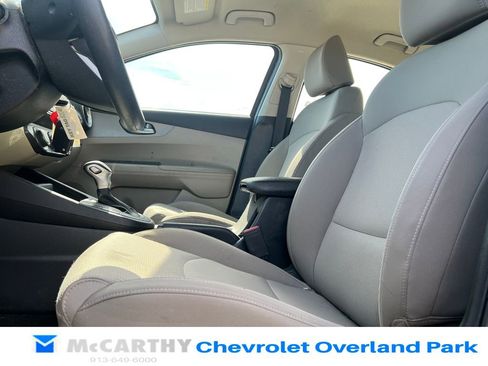 Used 2020 Kia Forte LXS FWD image 9