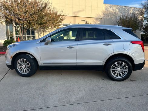 Used 2017 Cadillac XT5 Luxury w/ Driver Awareness Package image 11