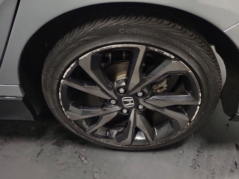 Used 2018 Honda Civic Sport Touring image 10