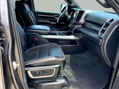 Used 2024 RAM 1500 Laramie AWD/4WD image 9