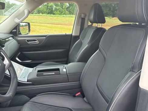 Used 2025 INFINITI QX80 Luxe RWD image 9
