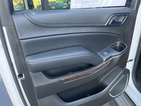 Used 2016 Chevrolet Suburban LS RWD image 11