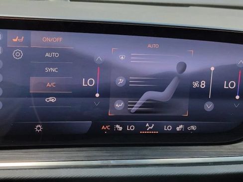Used 2025 Buick Envision Preferred AWD/4WD image 29