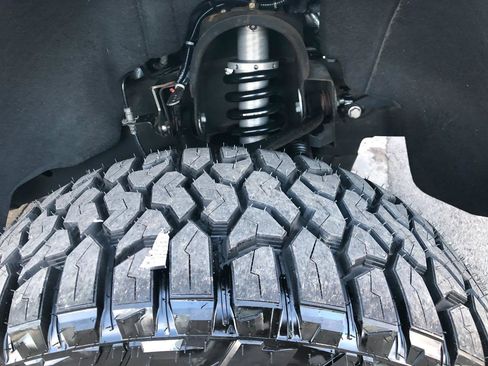 Used 2017 Chevrolet Silverado 1500 LTZ Z71 w/ Redline Edition image 10