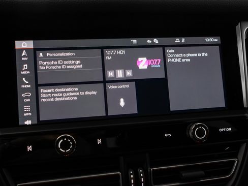 Used 2025 Porsche Macan image 33