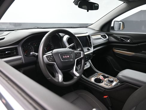 Used 2023 GMC Acadia SLE w/ Driver Convenience Package image 15
