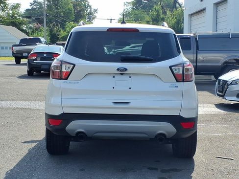 Used 2018 Ford Escape SE w/ Ford Safe & Smart Package AWD/4WD image 4