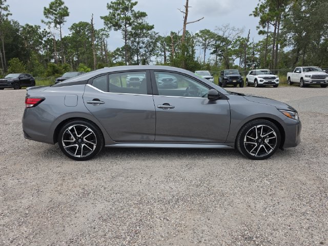 Used 2025 Nissan Sentra SR FWD image 3