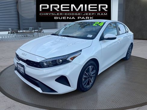 Used 2024 Kia Forte LXS w/ LXS Technology Package image 1