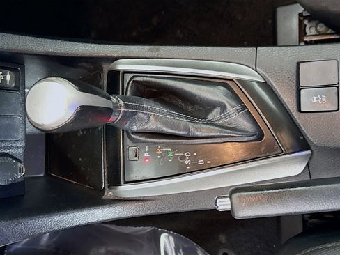 Used 2018 Toyota Corolla LE FWD image 20