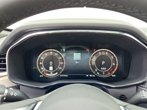 Certified 2025 Jaguar F-PACE R-Dynamic S image 24