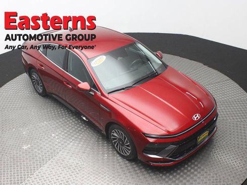 Used 2025 Hyundai Sonata SEL FWD image 3