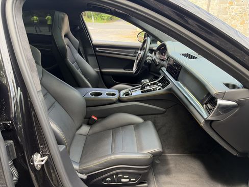 Used 2022 Porsche Panamera Turbo S AWD/4WD image 40