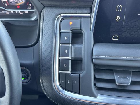 Used 2023 GMC Yukon SLT image 29