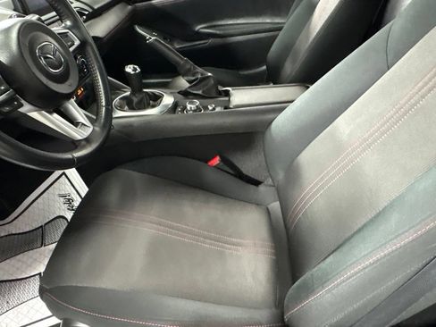 Used 2019 MAZDA MX-5 Miata RF Club RWD image 12