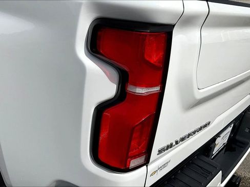 Used 2024 Chevrolet Silverado 3500 High Country w/ High Country Premium Package AWD/4WD image 30