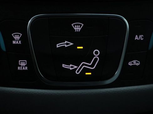 Used 2024 Chevrolet Equinox LS image 34