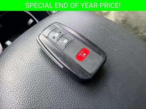 Used 2024 Toyota RAV4 XLE image 34