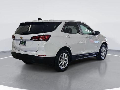 Certified 2024 Chevrolet Equinox LS w/ LS Convenience Package FWD image 3