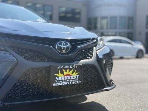 Used 2019 Toyota Camry SE FWD image 11