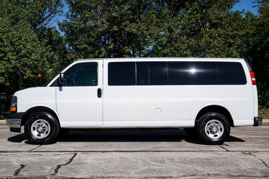Used 2017 Chevrolet Express 3500 LT w/ LT Preferred Equipment Group RWD image 17