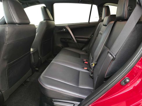 Used 2018 Toyota RAV4 SE AWD/4WD image 23