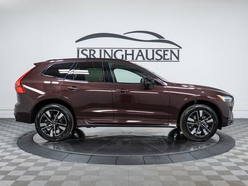 New 2026 Volvo XC60 B5 Core w/ Climate Package image 4