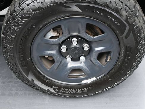 Used 2022 Jeep Wrangler Unlimited Sport AWD/4WD image 10