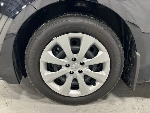 Used 2025 Toyota Corolla LE image 60
