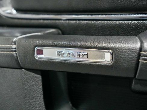 Used 2018 RAM 1500 Laramie AWD/4WD image 19