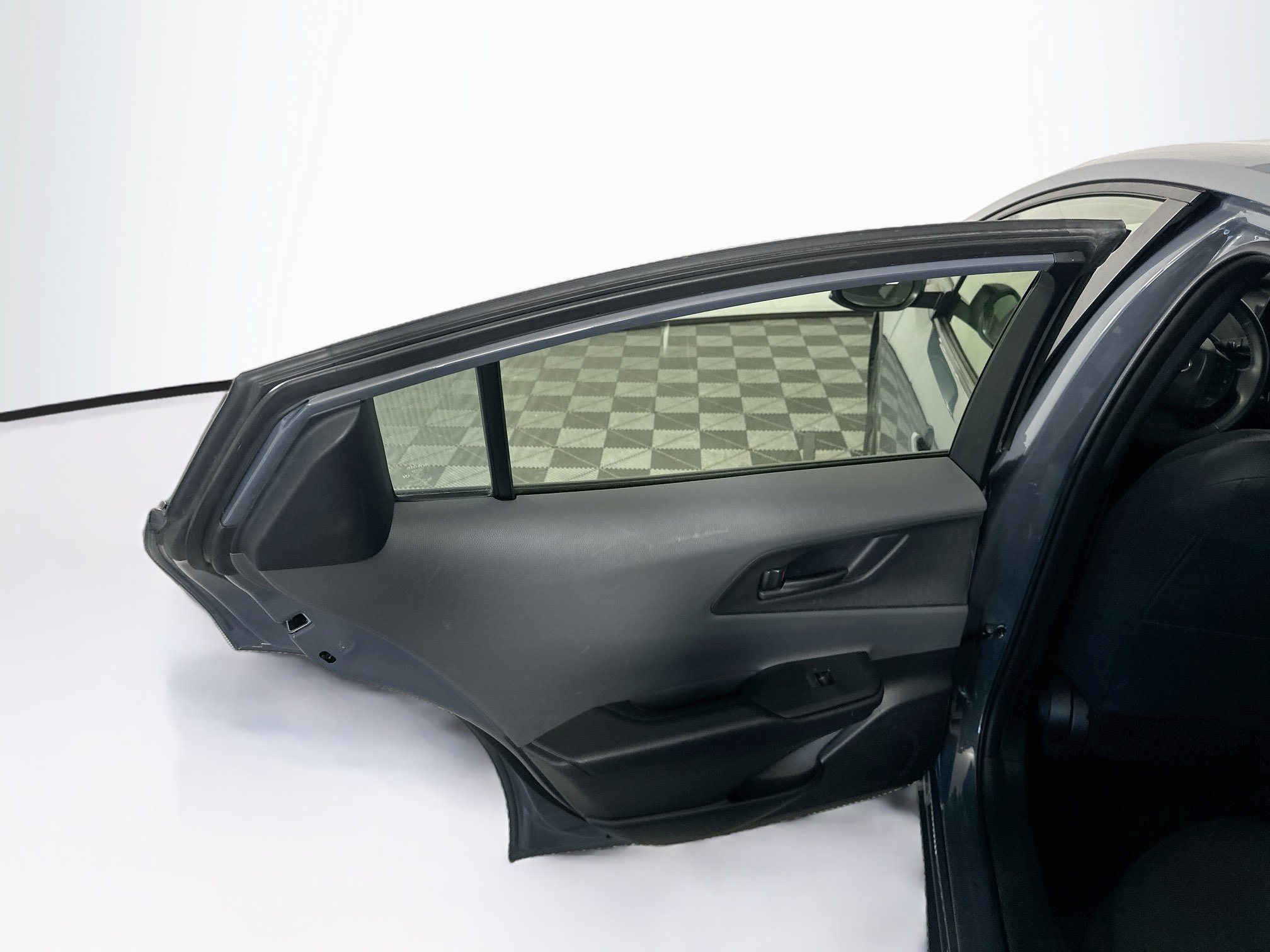 Used 2025 Toyota Prius LE FWD image 26