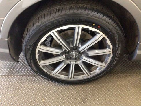 Used 2017 Audi Q7 3.0T Premium Plus w/ Premium Plus Package AWD/4WD image 30