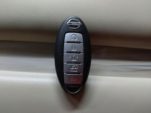 Used 2018 Nissan Murano Platinum w/ Cargo Package image 32