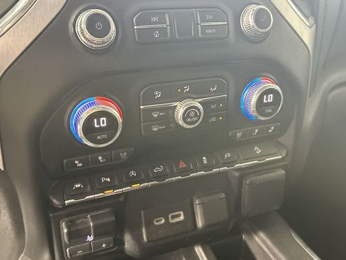 Used 2021 GMC Sierra 1500 SLT w/ SLT Convenience Package AWD/4WD image 19