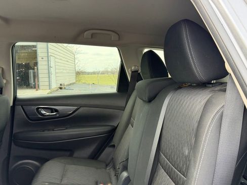 Used 2020 Nissan Rogue SV image 15